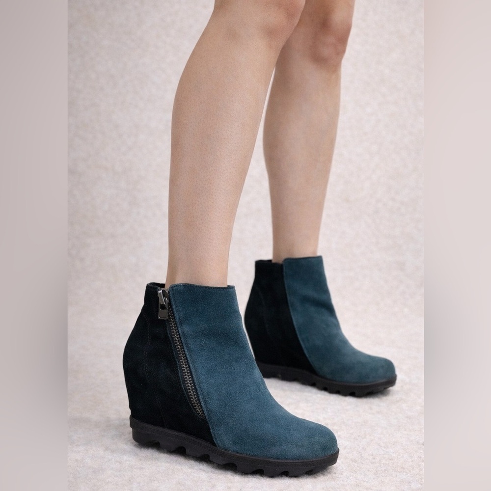 Sorel Joan of Arctic Wedge Booties Dark Seas Blue Suede Size 7 Gorpcore Urban
